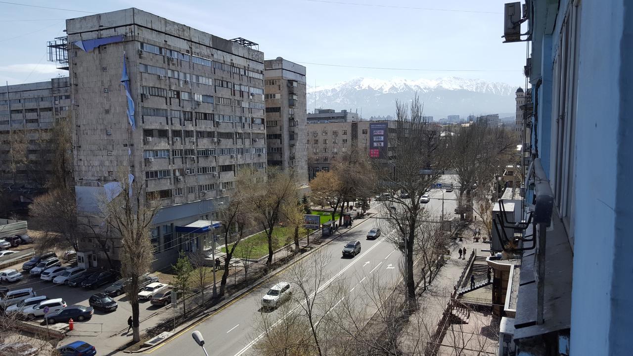 Apartment On Nazarbayeva 77 Almaty Exterior foto